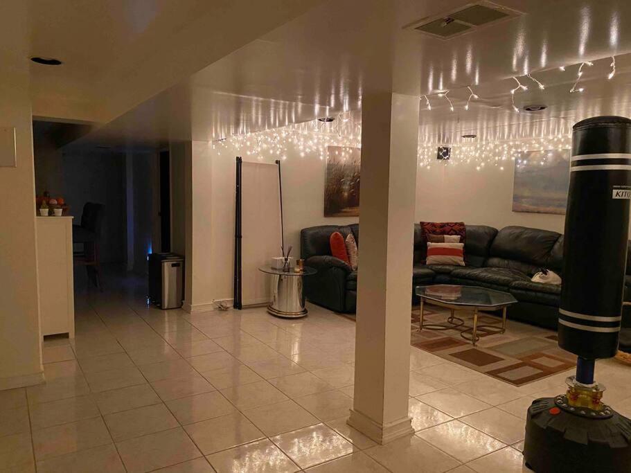 Treasure In Queens Apartment New York Bagian luar foto